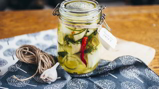 Закуска из маринованных кабачков