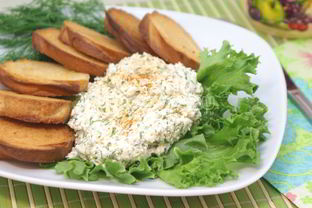 Закуска из сыра фета с гренками