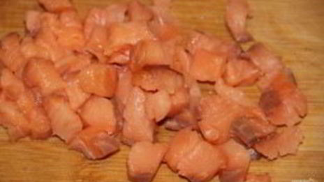 закуска с рыбой, помидорами и сыром