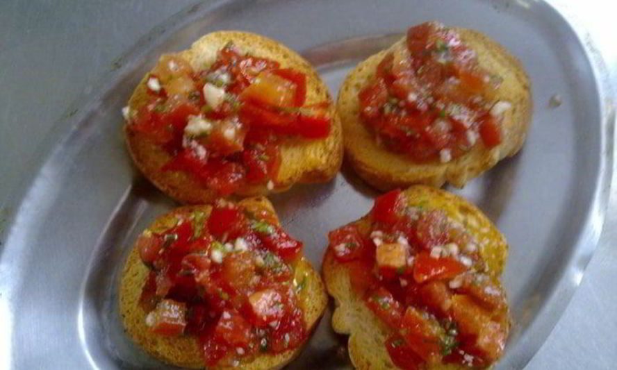 Рецепт закуски сухари с помидорами