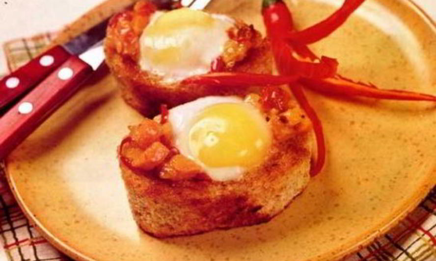 Рецепт запеченных яиц в хлебных стаканчиках