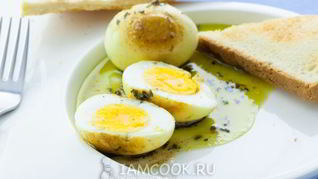 Жаренные с травами вареные яйца