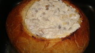 Куриный жюльен в хлебе