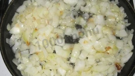 жульен с курицей и грибами на сковороде