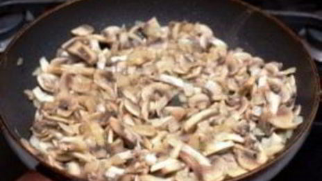 жульен с соусом бешамель