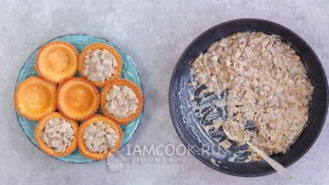 жульен в тарталетках с грибами и сыром