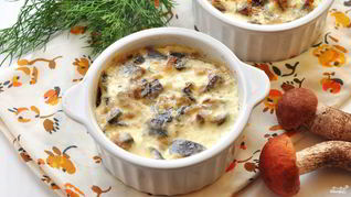 Жюльен из курицы в горшочках