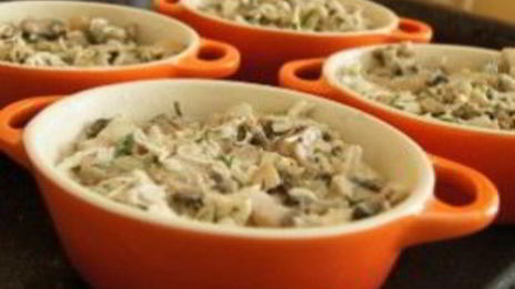 жюльен из курицы в горшочках